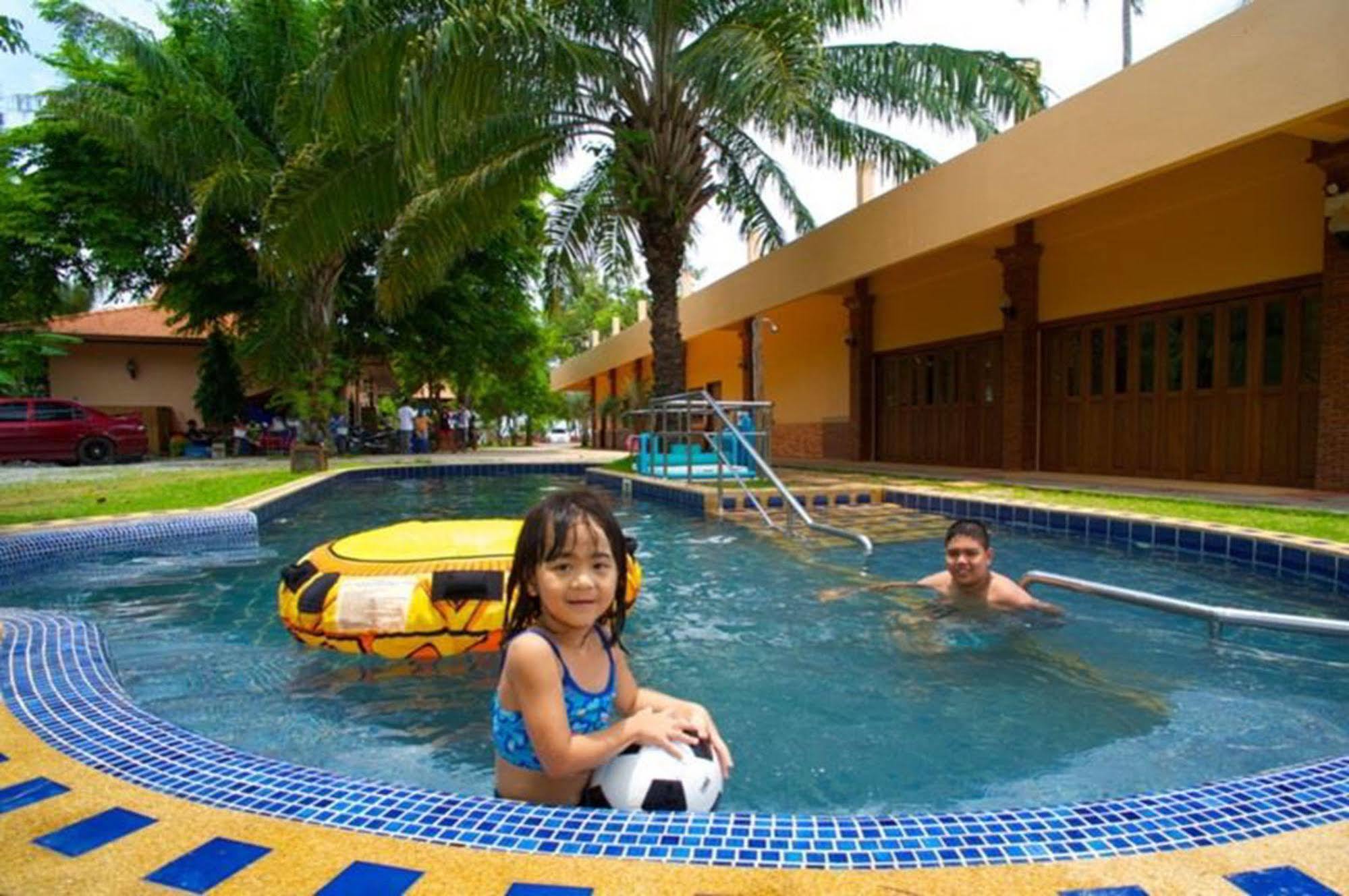 Boom Boom Beach Resort Laem Sing Чантабури Экстерьер фото